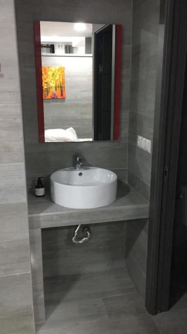 Apartamento A, A 3 Minutos De La Estacion Central De Bus Y Tren 马拉加 外观 照片
