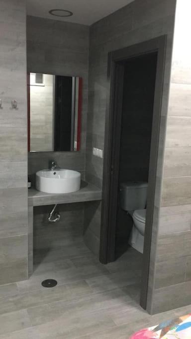 Apartamento A, A 3 Minutos De La Estacion Central De Bus Y Tren 马拉加 外观 照片